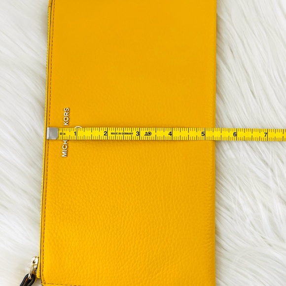 Michael Kors Jet Set Charm Large Zip Clutch Wristlet Jasmine Yellow - Picture 11 of 11